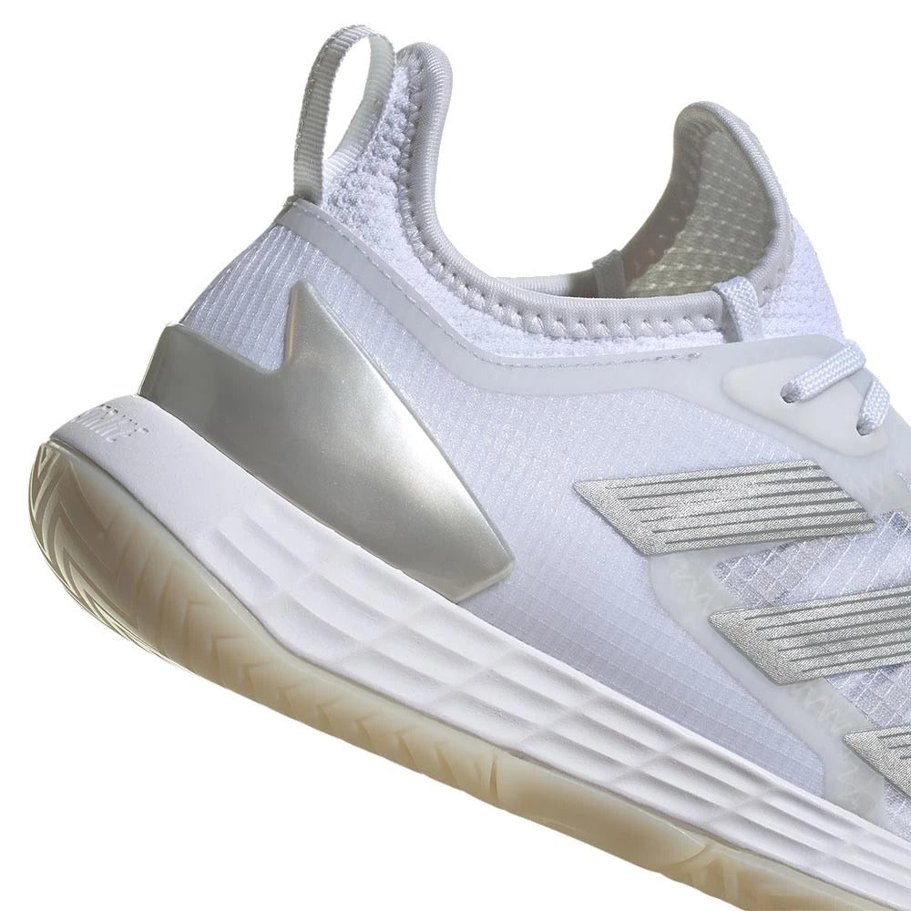 Chaussures Adidas Adizero Ubersonic 4 pour femme blanches